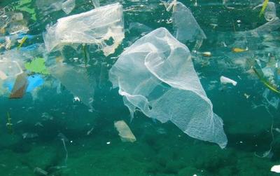 塑料制品漲價潮席卷消費市場，家家戶戶生活成本承壓